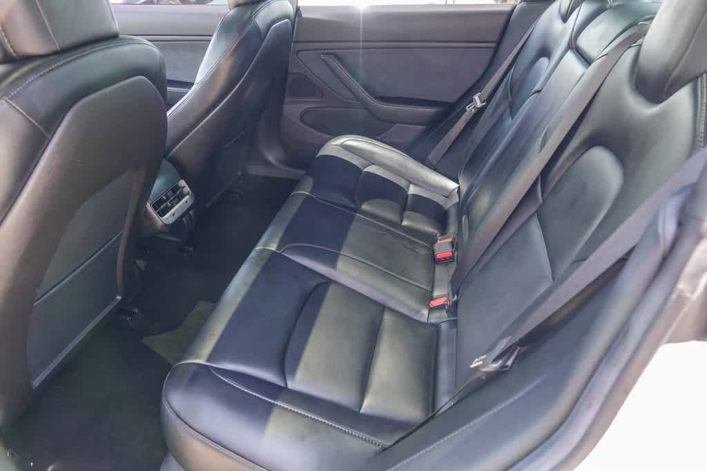 Thumbnail: 2019 Tesla Model 3 - 17