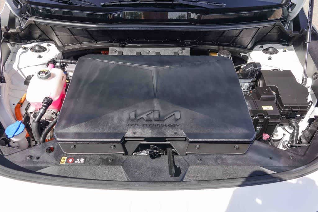 Thumbnail: 2023 Kia Niro - 26