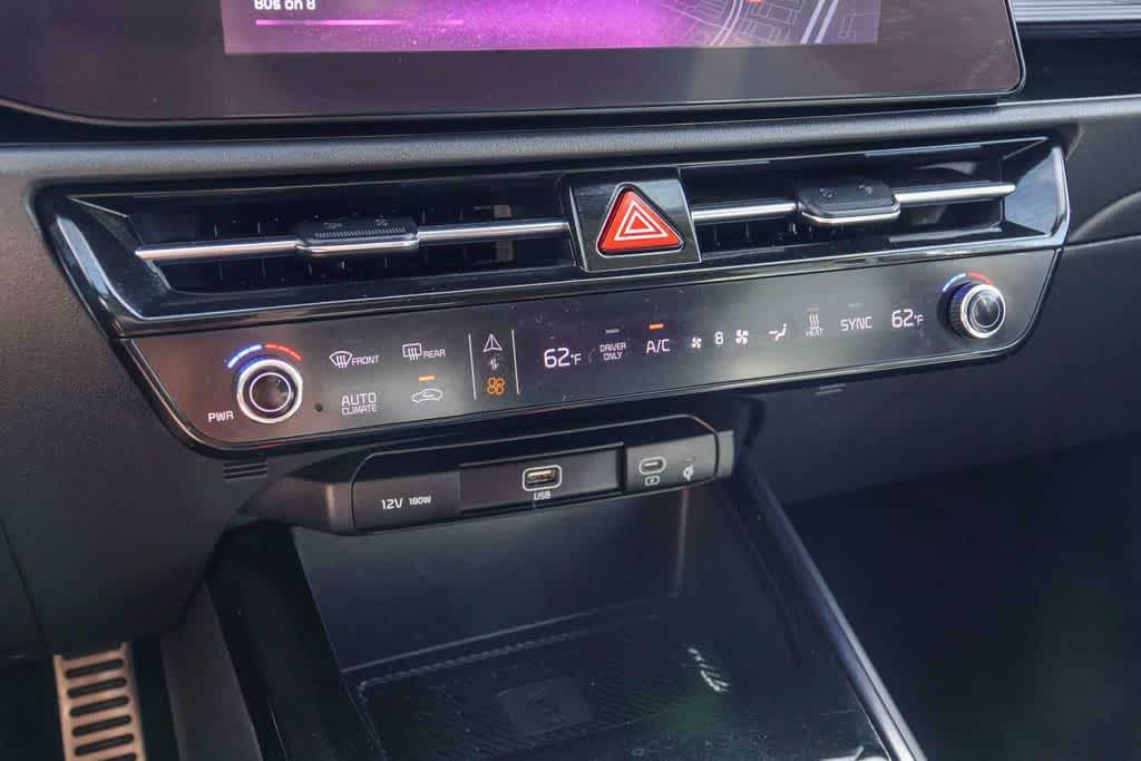 Thumbnail: 2023 Kia Niro - 21