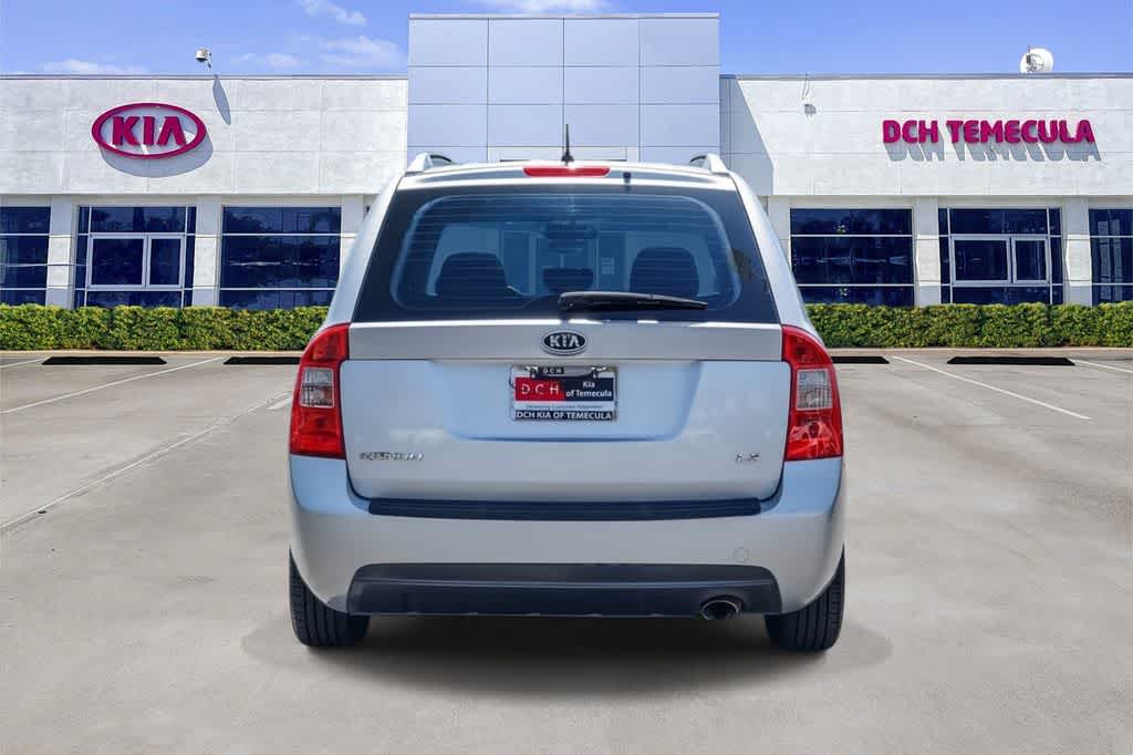 2007 Kia Rondo LX w/Popular Equipment photo 4