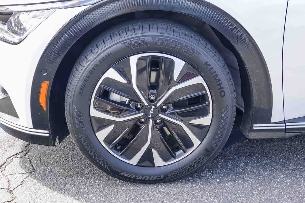 Thumbnail: 2023 Kia EV6 - 10