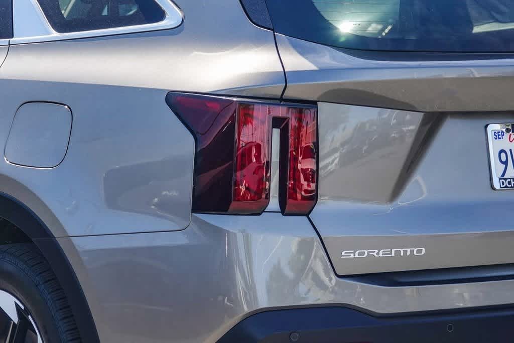 Thumbnail: 2025 Kia Sorento - 7