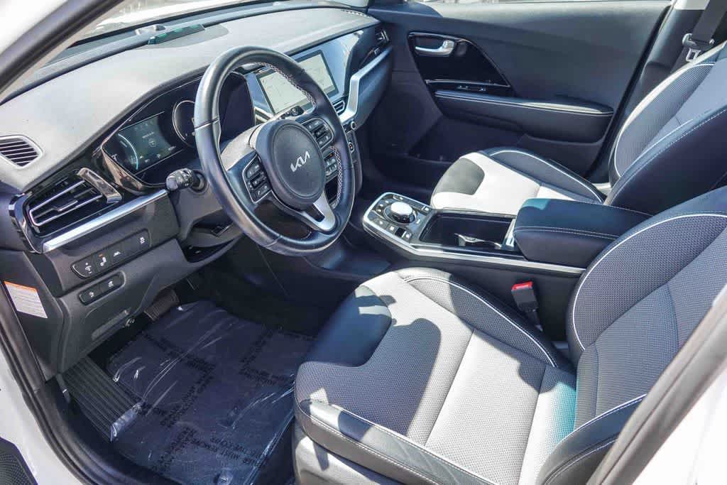 Thumbnail: 2022 Kia Niro - 16