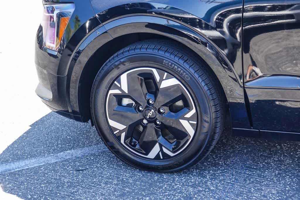 Thumbnail: 2024 Kia Niro - 8