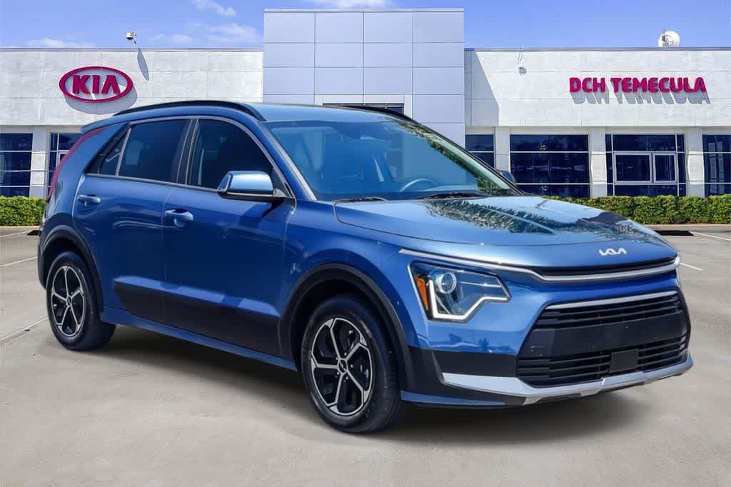 Thumbnail: 2023 Kia Niro - 3