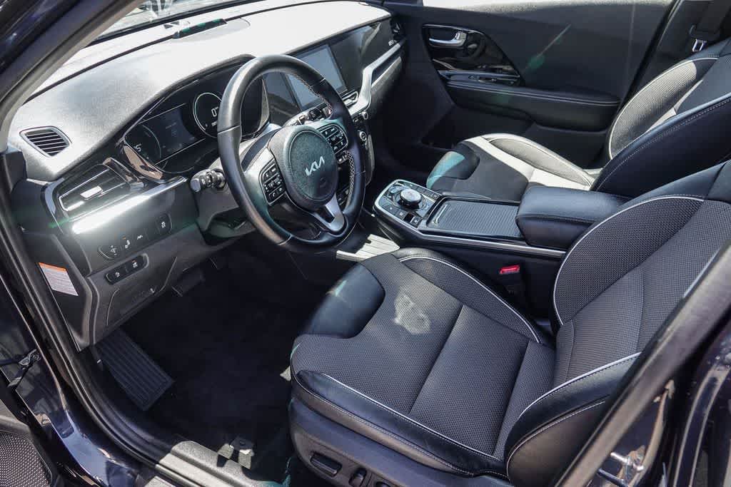 Thumbnail: 2022 Kia Niro - 16