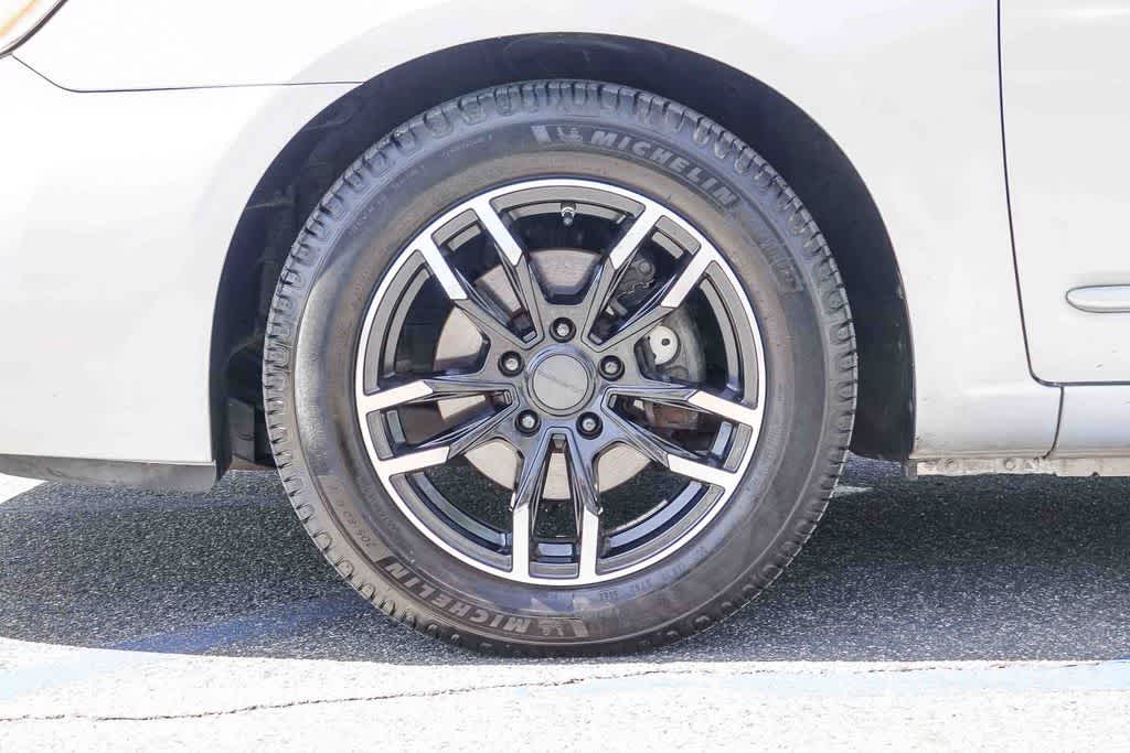 Thumbnail: 2007 Kia Rondo - 9