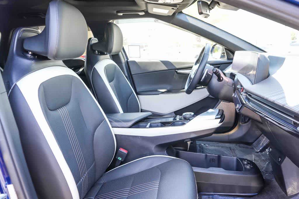 Thumbnail: 2023 Kia EV6 - 16