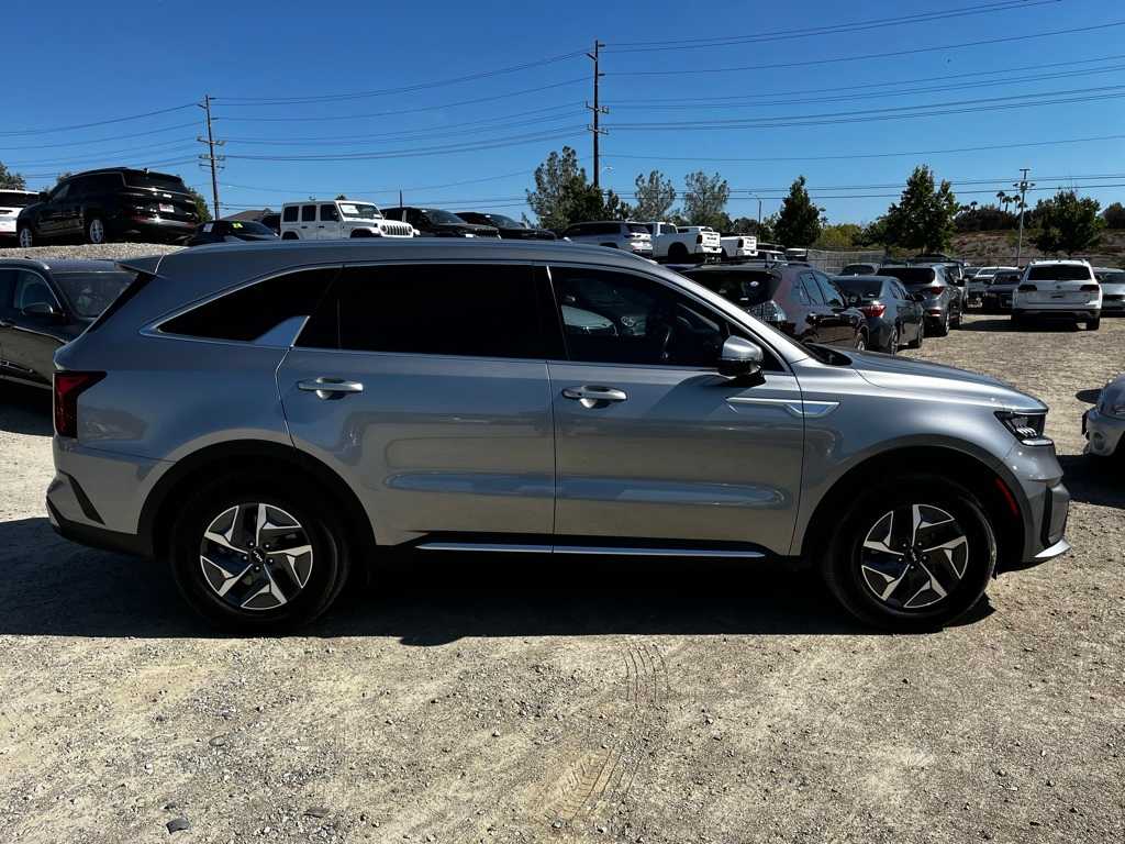 Thumbnail: 2022 Kia Sorento - 4