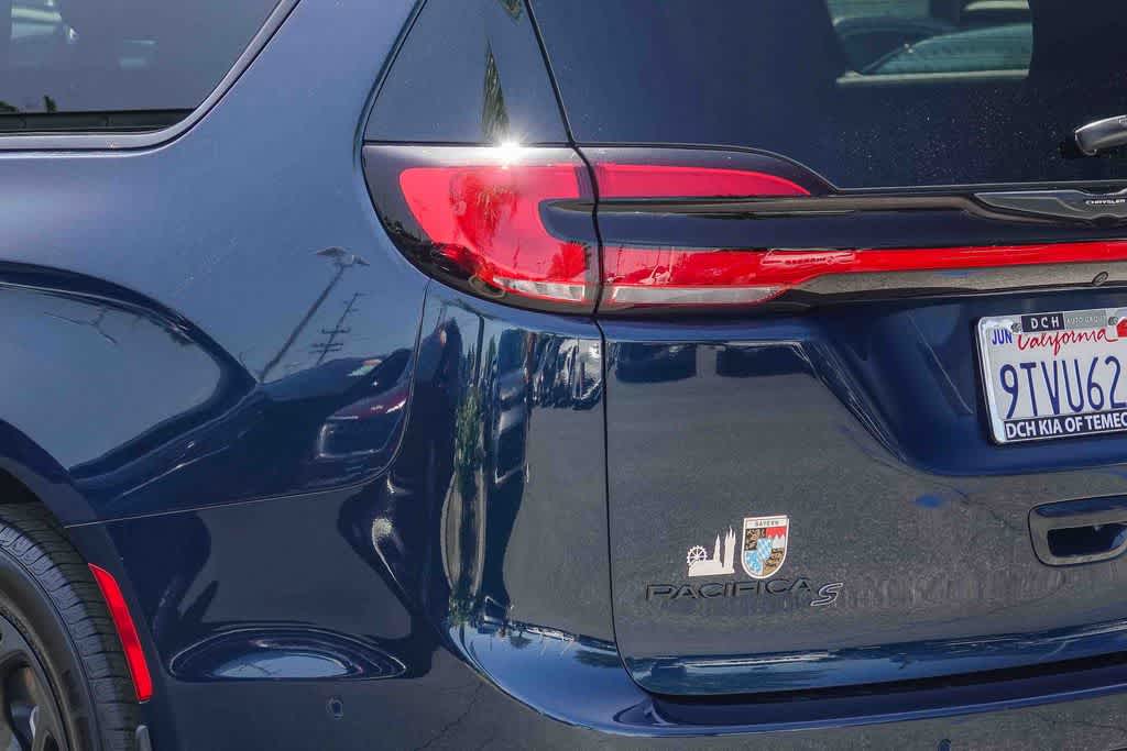 Thumbnail: 2025 Chrysler Pacifica - 7