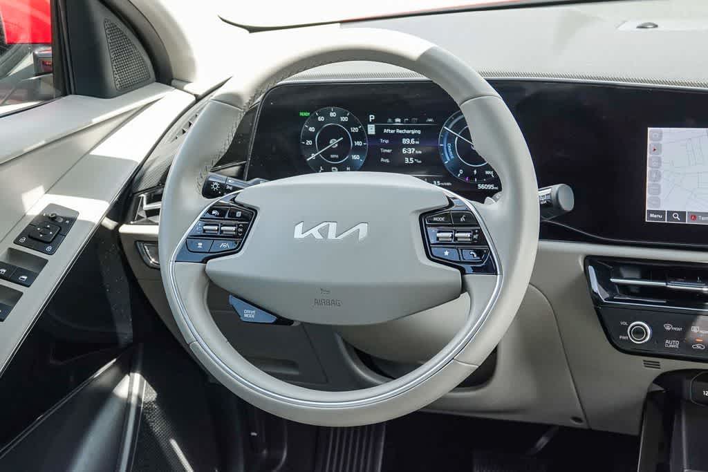 Thumbnail: 2023 Kia Niro - 13