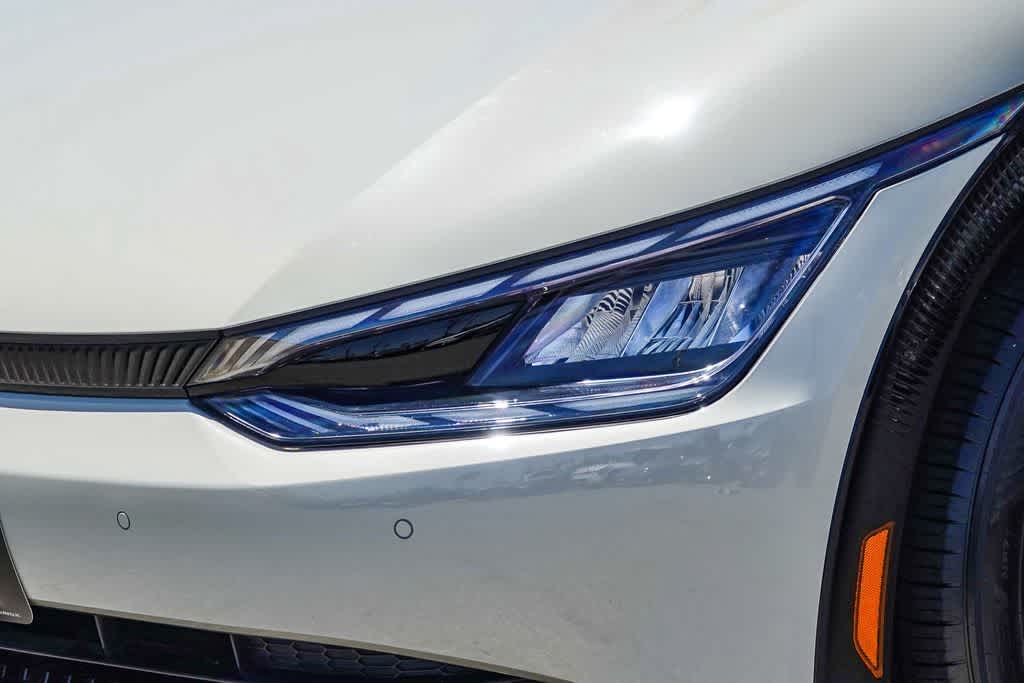 Thumbnail: 2024 Kia EV6 - 8