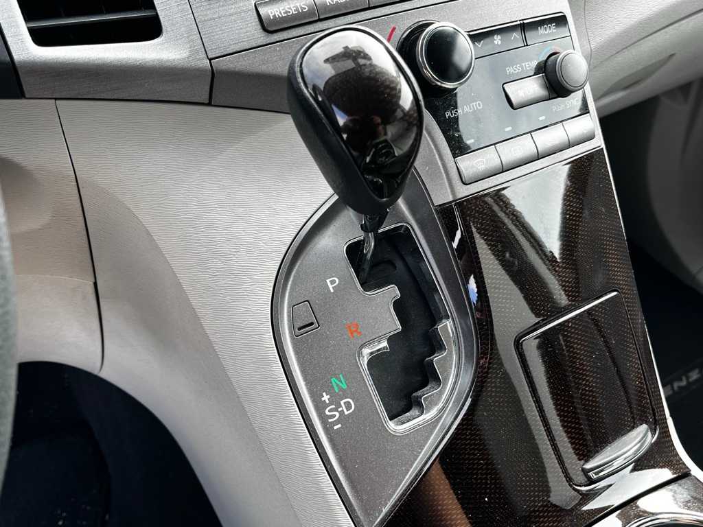 2010 Toyota Venza Base 17