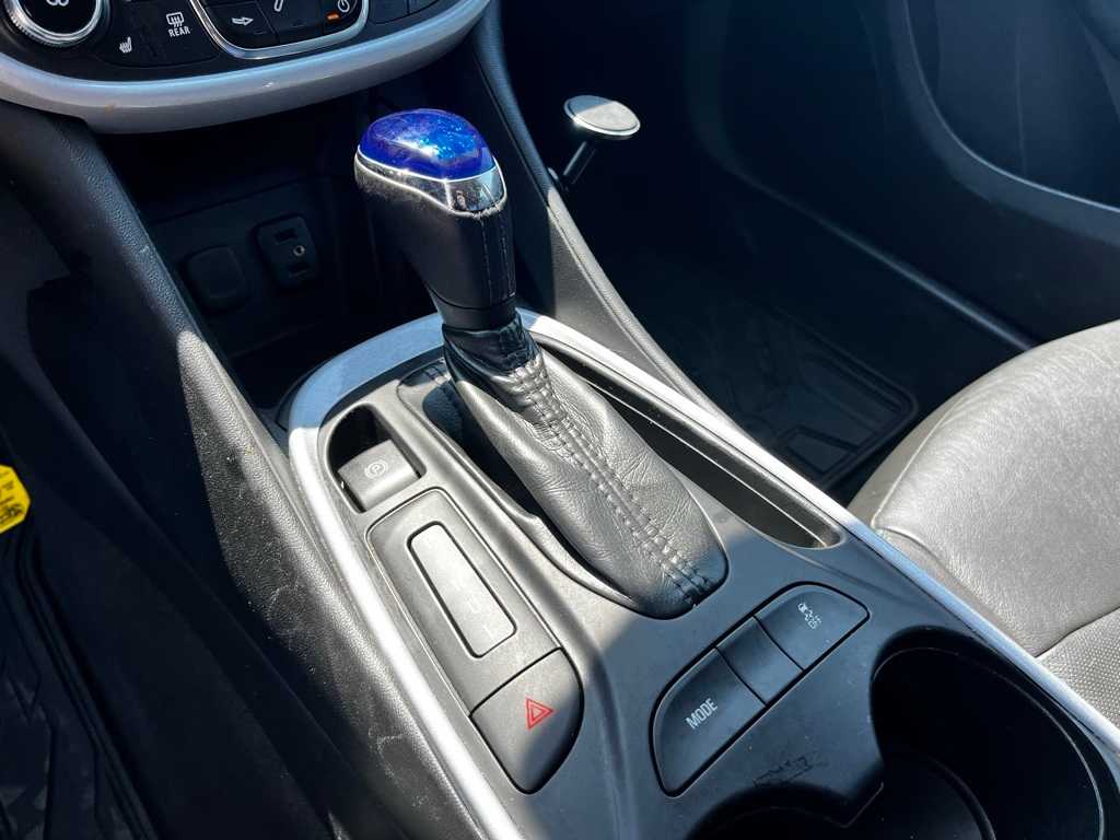 Thumbnail: 2017 Chevrolet Volt - 17