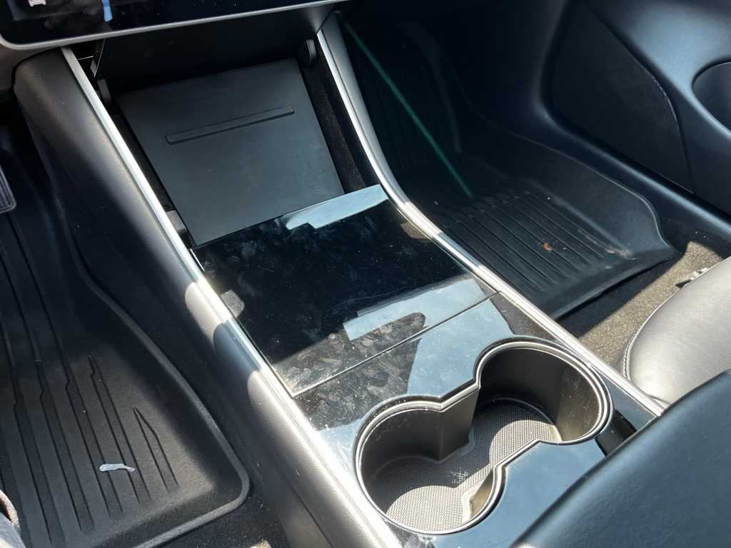 Thumbnail: 2018 Tesla Model 3 - 16