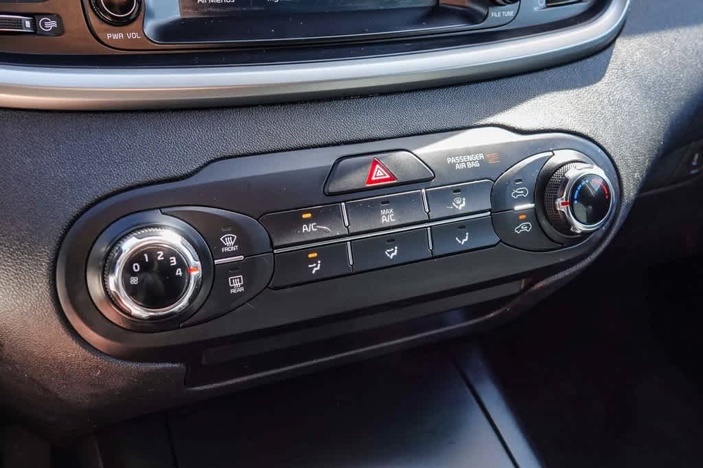 Thumbnail: 2019 Kia Sorento - 21