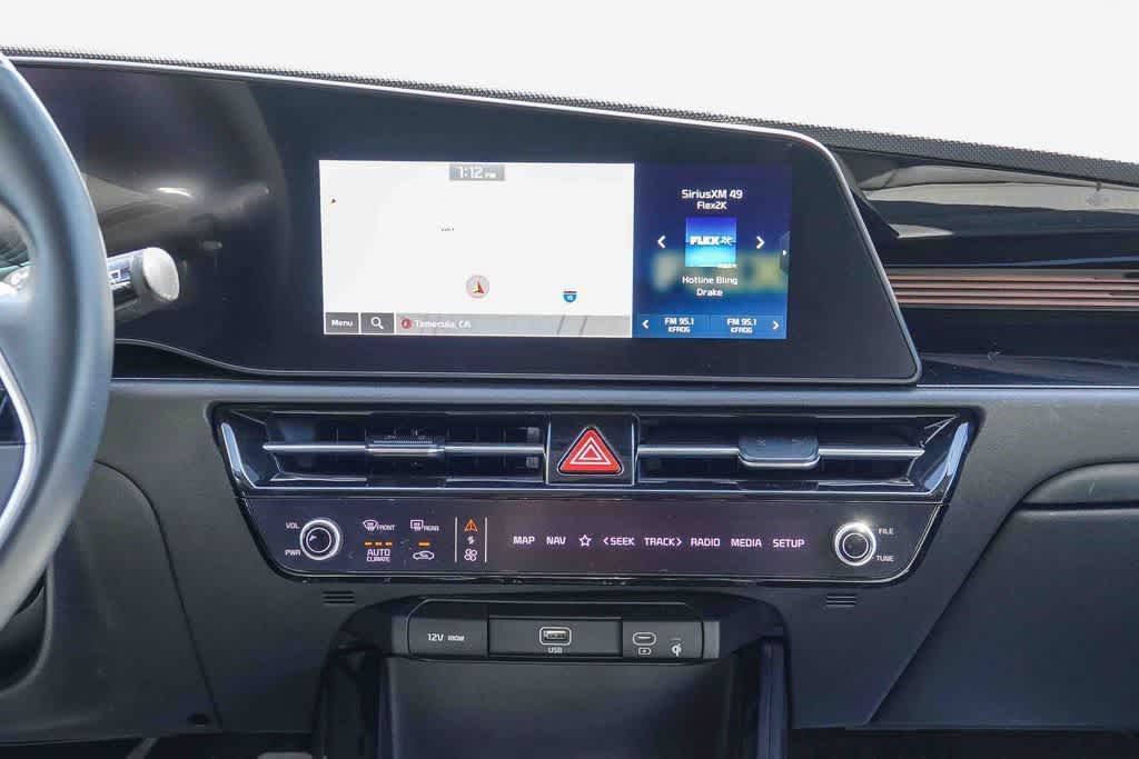 Thumbnail: 2023 Kia Niro - 12
