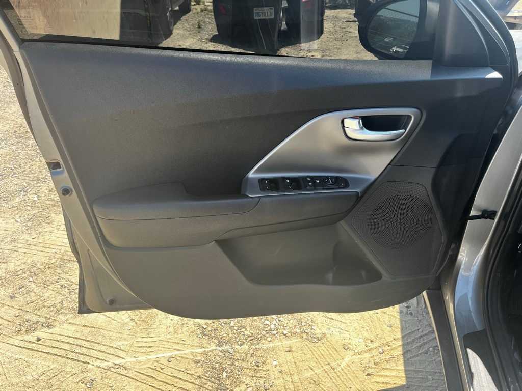Thumbnail: 2022 Kia Niro - 13
