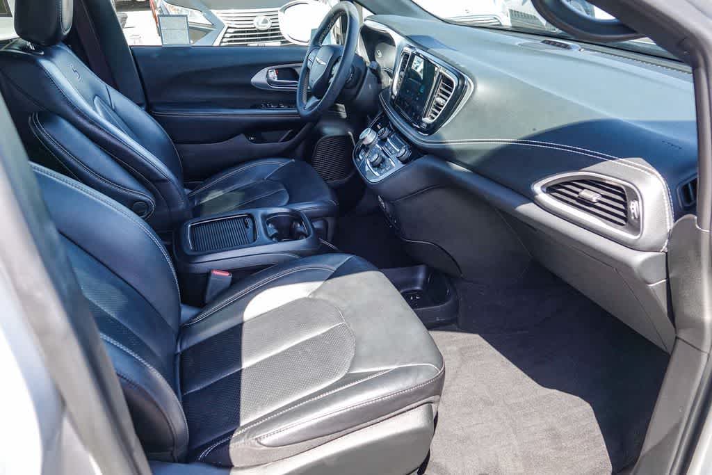 Thumbnail: 2022 Chrysler Pacifica - 15