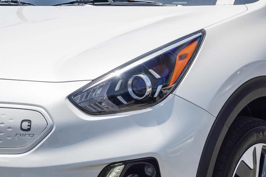 Thumbnail: 2022 Kia Niro - 8