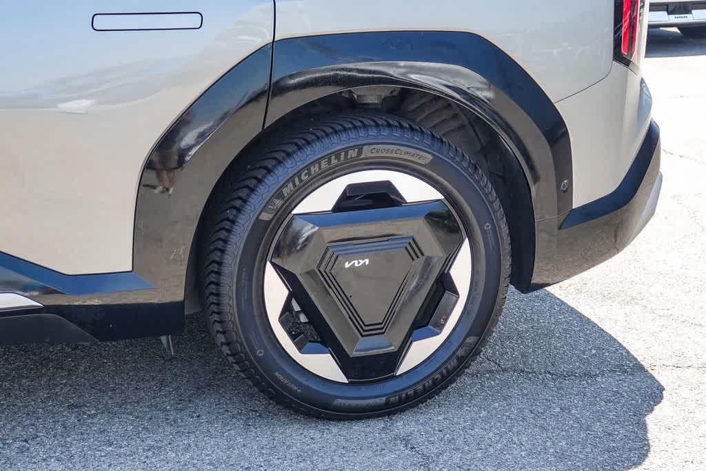 Thumbnail: 2024 Kia EV9 - 10