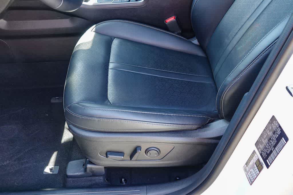 Thumbnail: 2023 Kia Sorento - 20