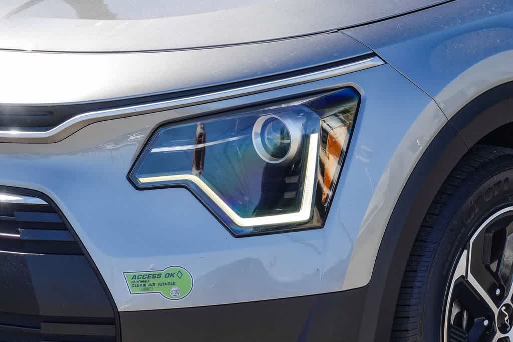 2023 Kia Niro Plug-In Hybrid EX photo 3