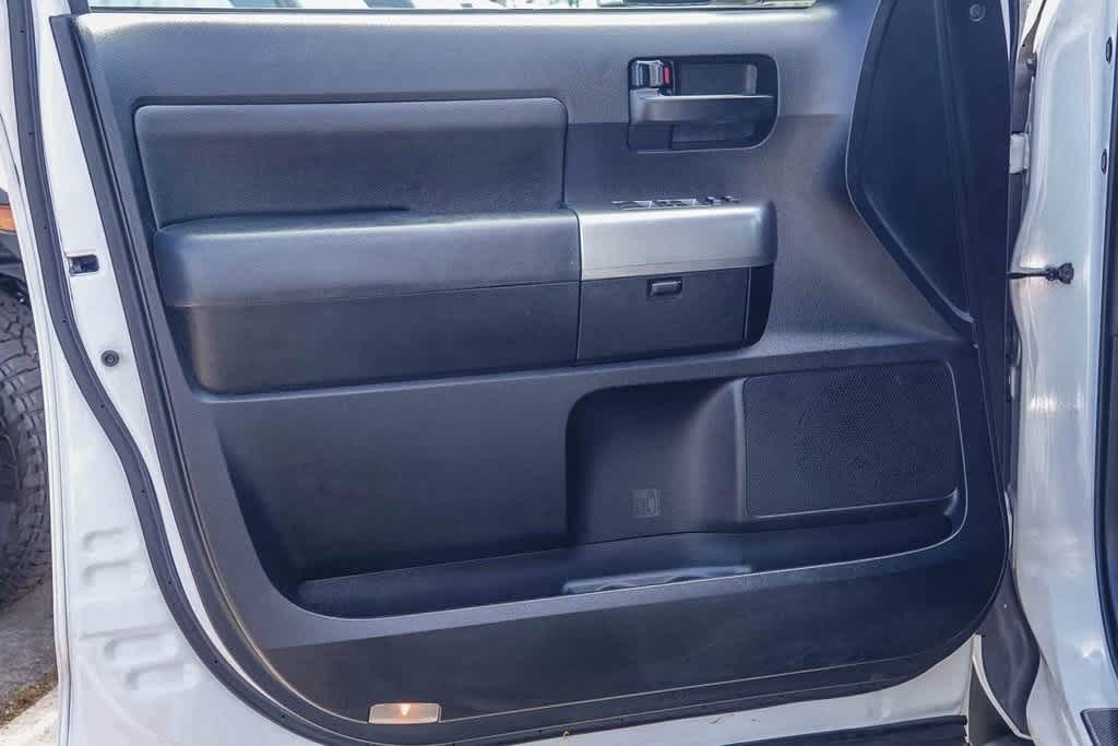 Thumbnail: 2018 Toyota Sequoia - 19