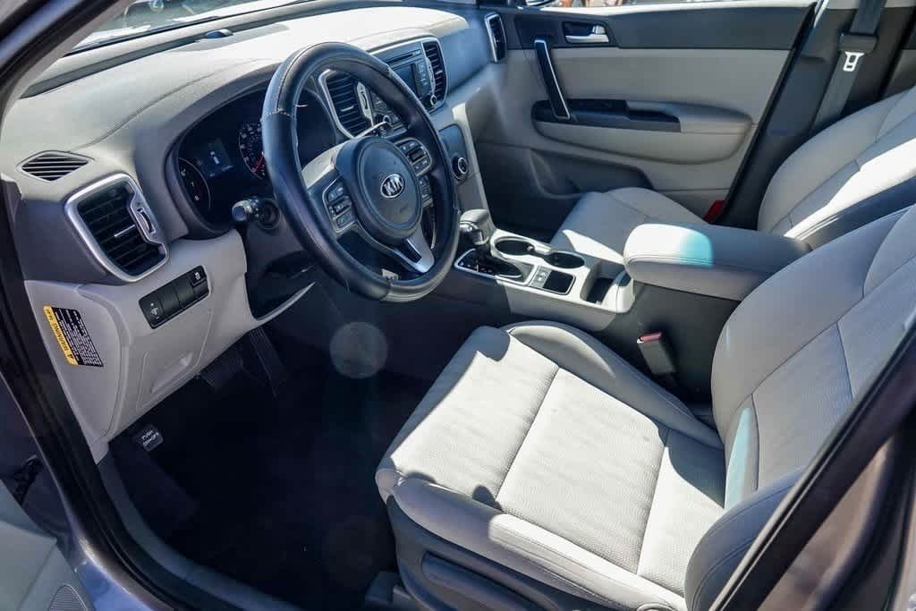 Thumbnail: 2017 Kia Sportage - 17