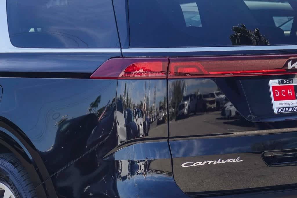 Thumbnail: 2022 Kia Carnival - 7