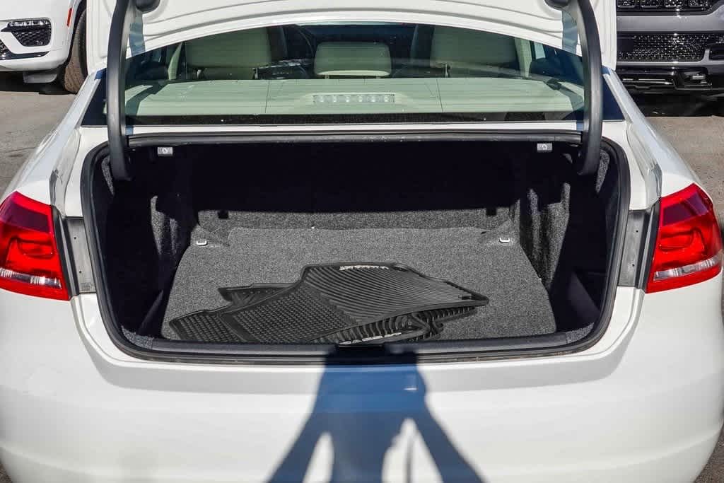 Thumbnail: 2014 Volkswagen Passat - 25