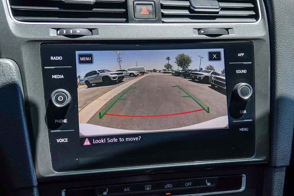 Thumbnail: 2019 Volkswagen Golf - 24