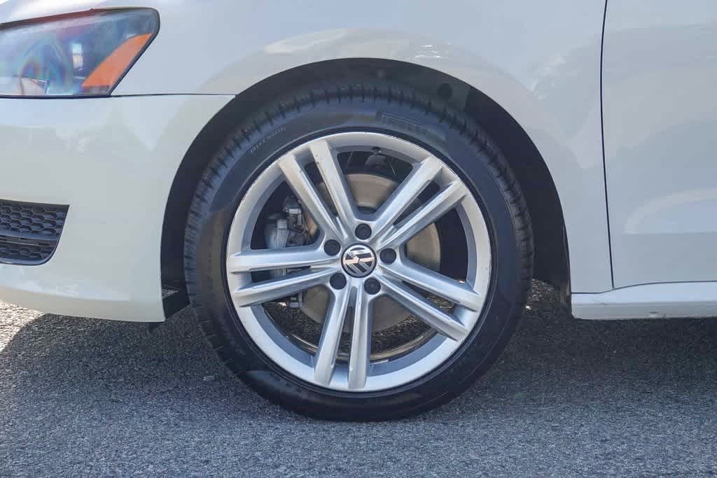 Thumbnail: 2014 Volkswagen Passat - 10