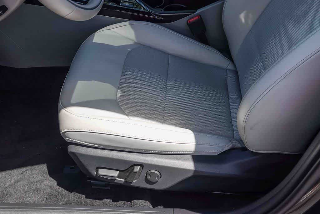 Thumbnail: 2023 Kia Niro - 21