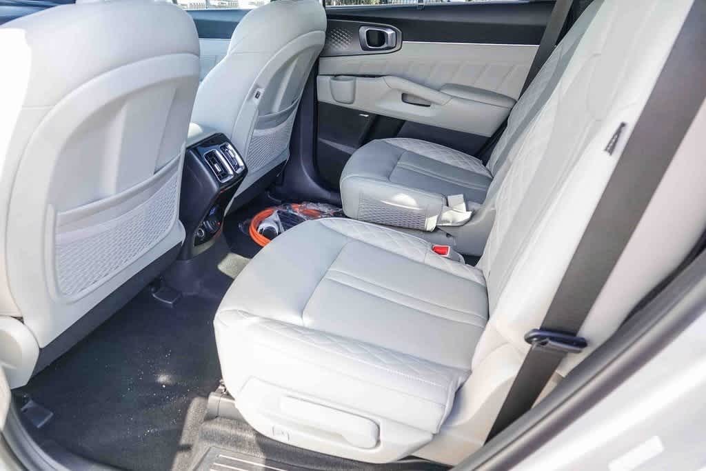 Thumbnail: 2025 Kia Sorento - 17