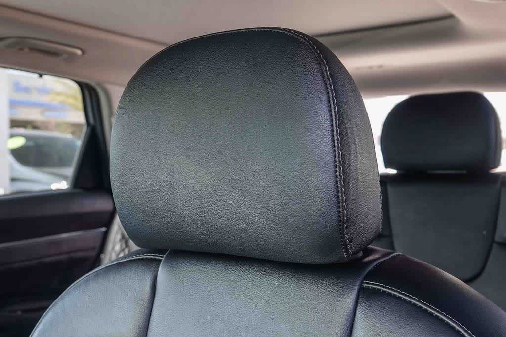 Thumbnail: 2023 Kia Sorento - 24