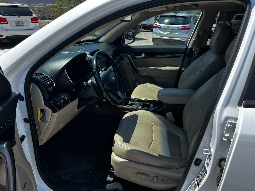 Thumbnail: 2015 Kia Sorento - 17