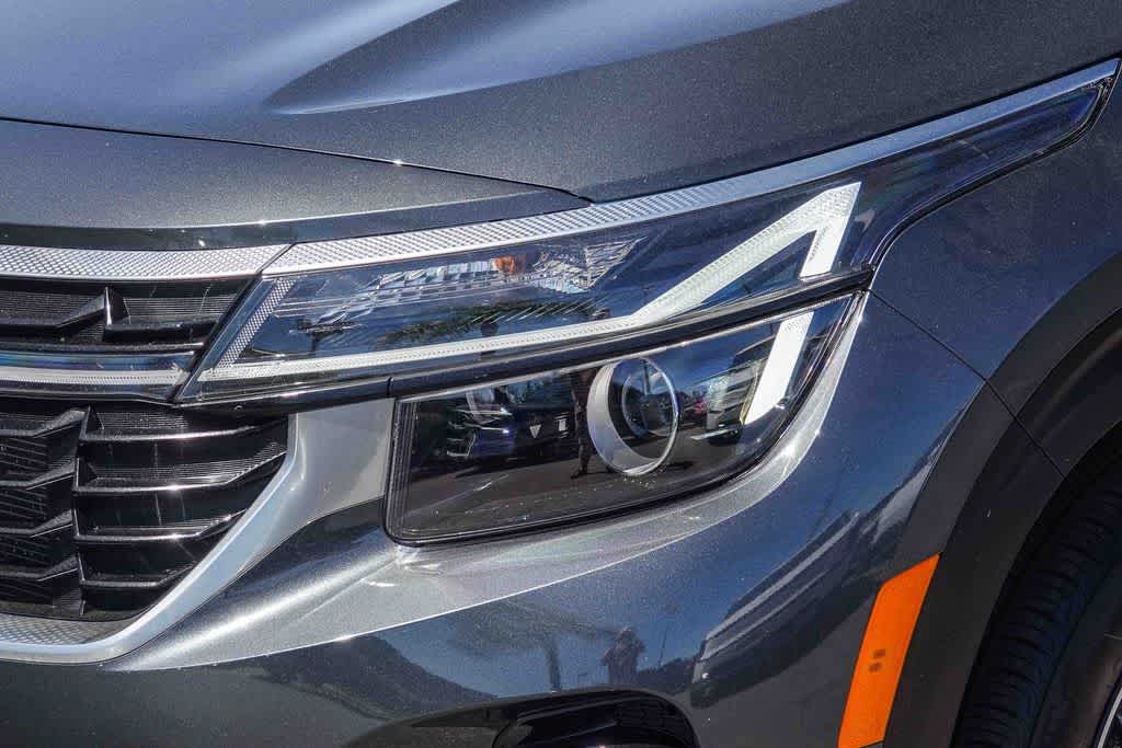 2024 Kia Seltos EX photo 3