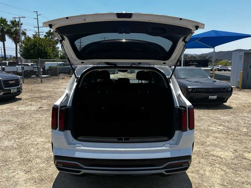 Thumbnail: 2021 Kia Sorento - 10