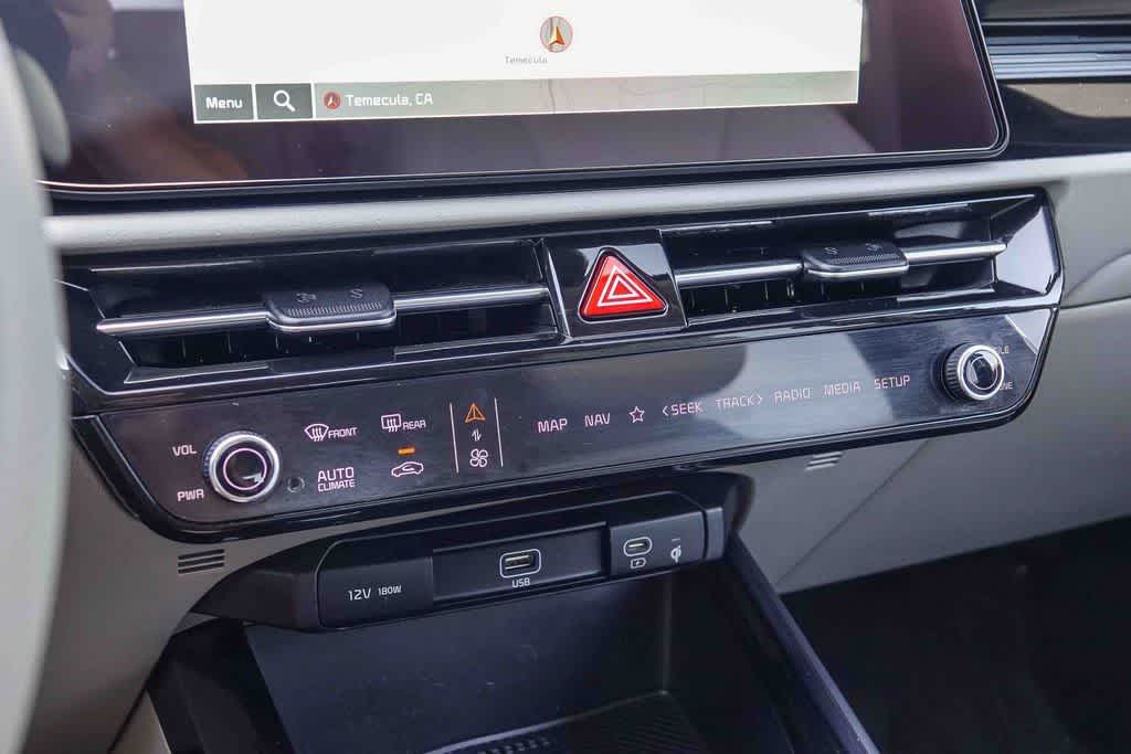 Thumbnail: 2023 Kia Niro - 22