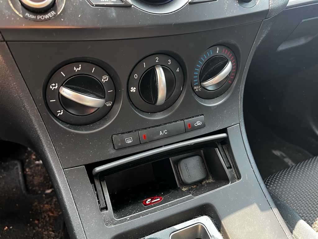 Thumbnail: 2012 Mazda Mazda3 - 16