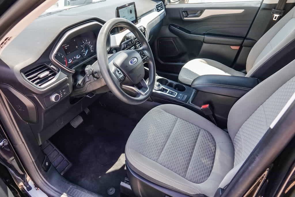 Thumbnail: 2022 Ford Escape - 16
