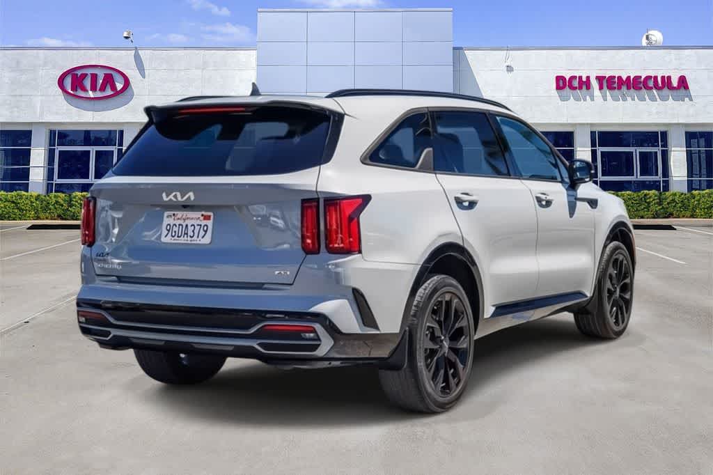 Thumbnail: 2023 Kia Sorento - 4