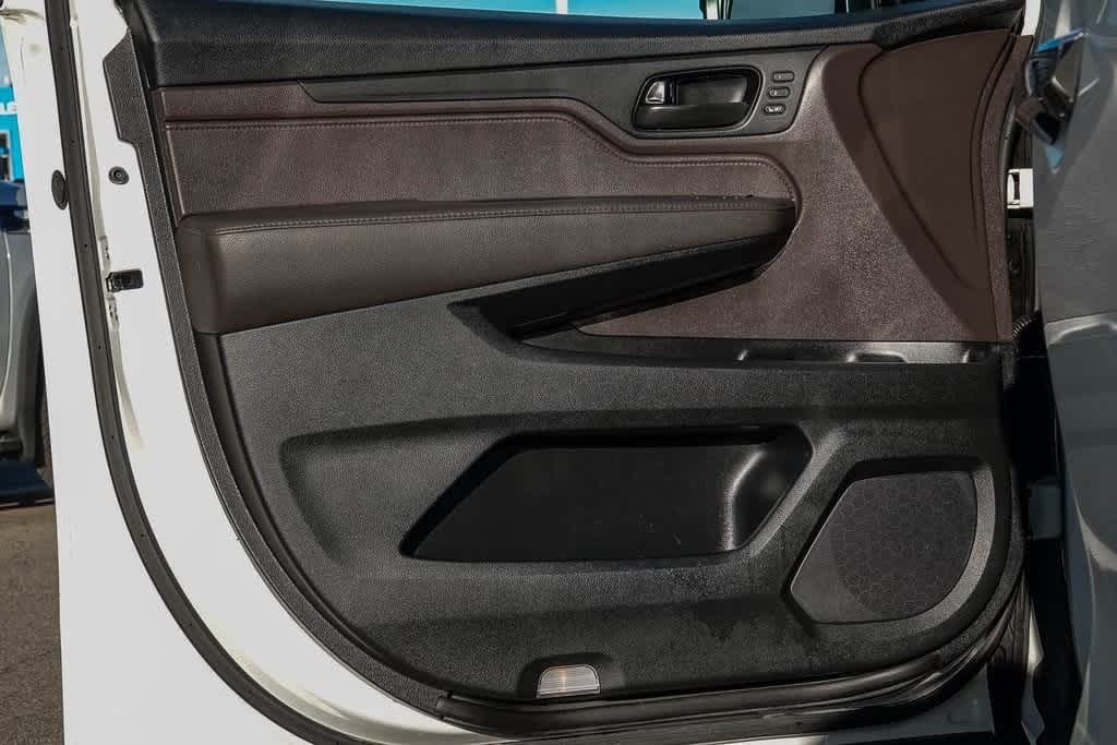 Thumbnail: 2019 Honda Odyssey - 19