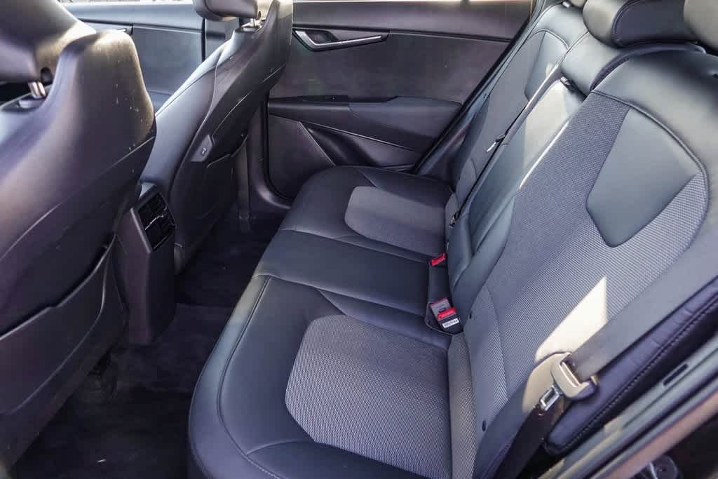 Thumbnail: 2023 Kia Niro - 17