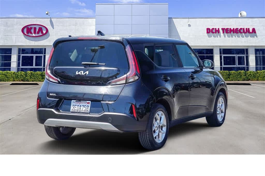 2023 Kia Soul LX photo 4