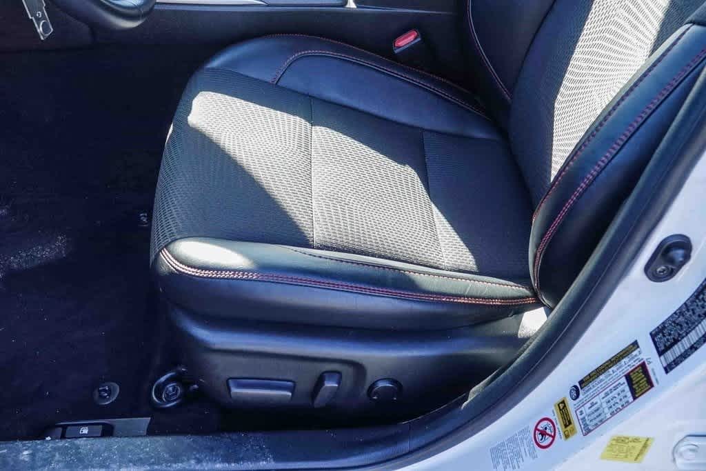 Thumbnail: 2017 Toyota Camry - 17