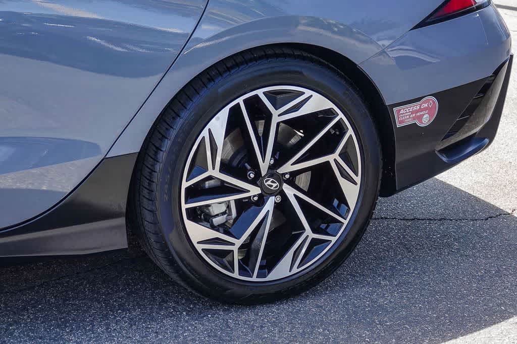 Thumbnail: 2023 Hyundai Ioniq 6 - 10