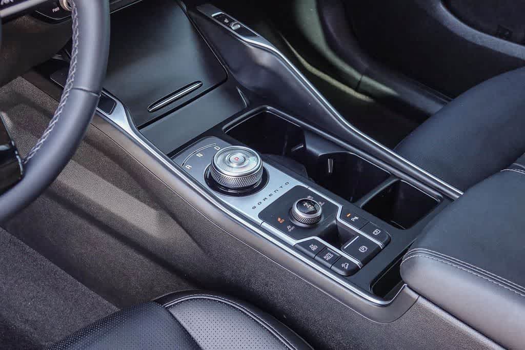 Thumbnail: 2025 Kia Sorento - 18