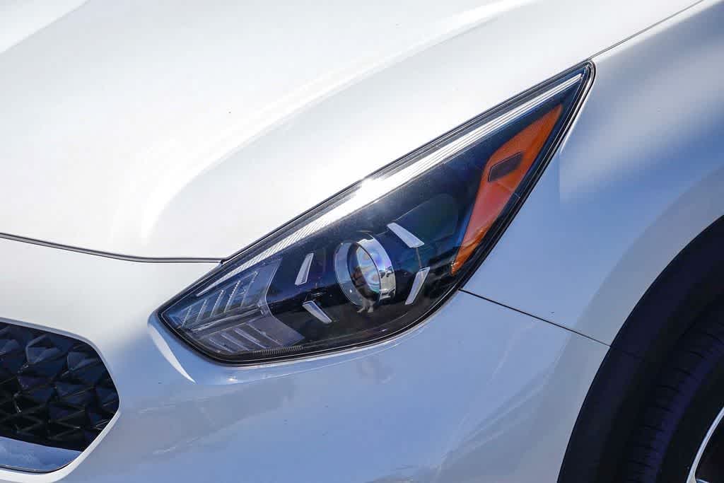 Thumbnail: 2022 Kia Niro - 8